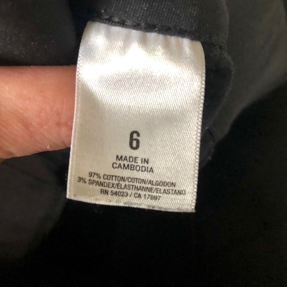 5/$25 Old Navy Black bootcut maternity pants - Picture 4 of 7